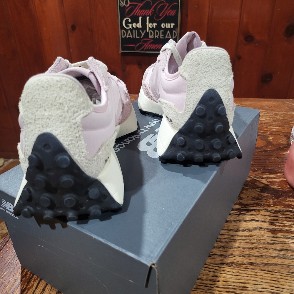 New Balance 327 Mauve and Cream Sneakers - Picture 4 of 5